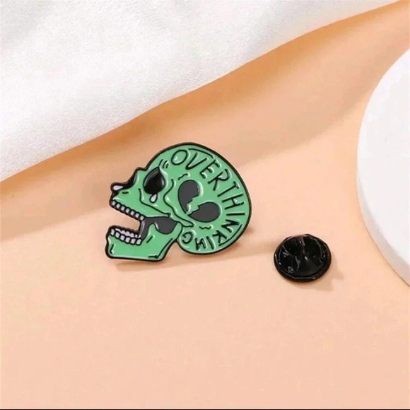 Funny green overthinking skull brooch enamel pin charm handbag accessories - Picture 6 of 7